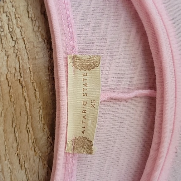 Altar'd State XSmall Baby Pink Cropped Tee - Picture 3 of 6